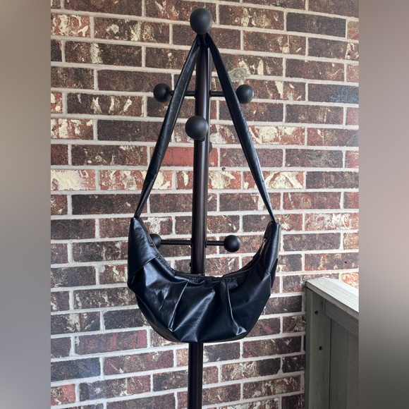 Handmade Vegan Leather Pleated Croissant/Crescent/Dumpling/Banana Bags Crossbody - Picture 6 of 13